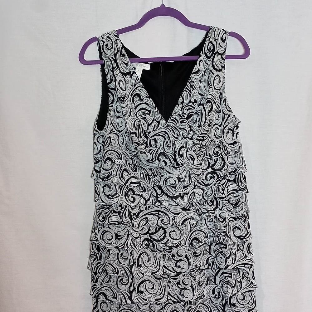 London Times Shutter Ruffle Black and White Sleeveless Dress Plus Size 14